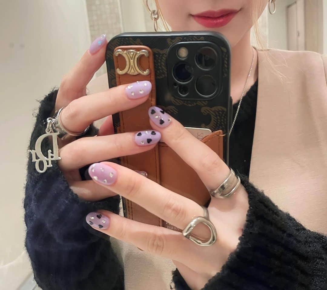 MIOのインスタグラム：「nail👾🧬🍬🖤」