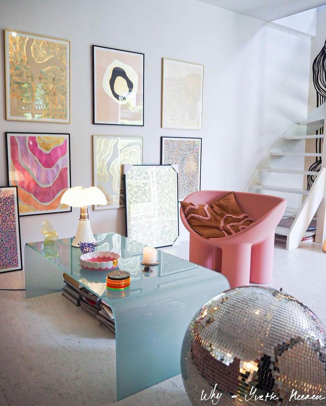 My Interiorさんのインスタグラム写真 - (My InteriorInstagram)「An example of how a joy full home look like 👍 @why_yvetteheeren Her art is on Saaaale」4月16日 20時40分 - myinterior