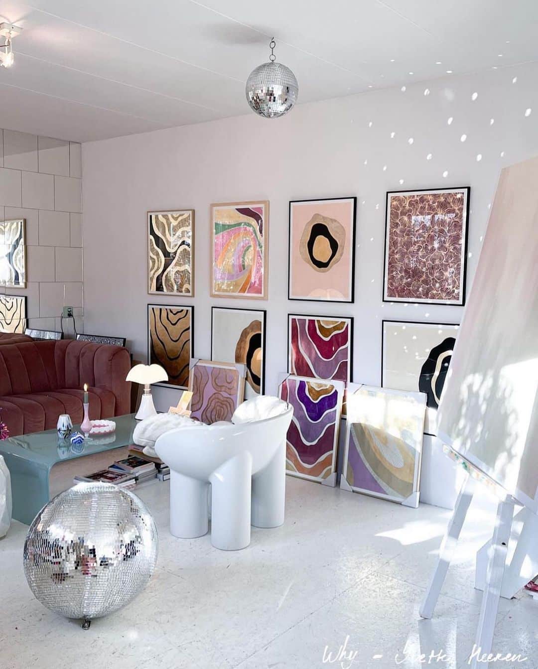 My Interiorさんのインスタグラム写真 - (My InteriorInstagram)「An example of how a joy full home look like 👍 @why_yvetteheeren Her art is on Saaaale」4月16日 20時40分 - myinterior