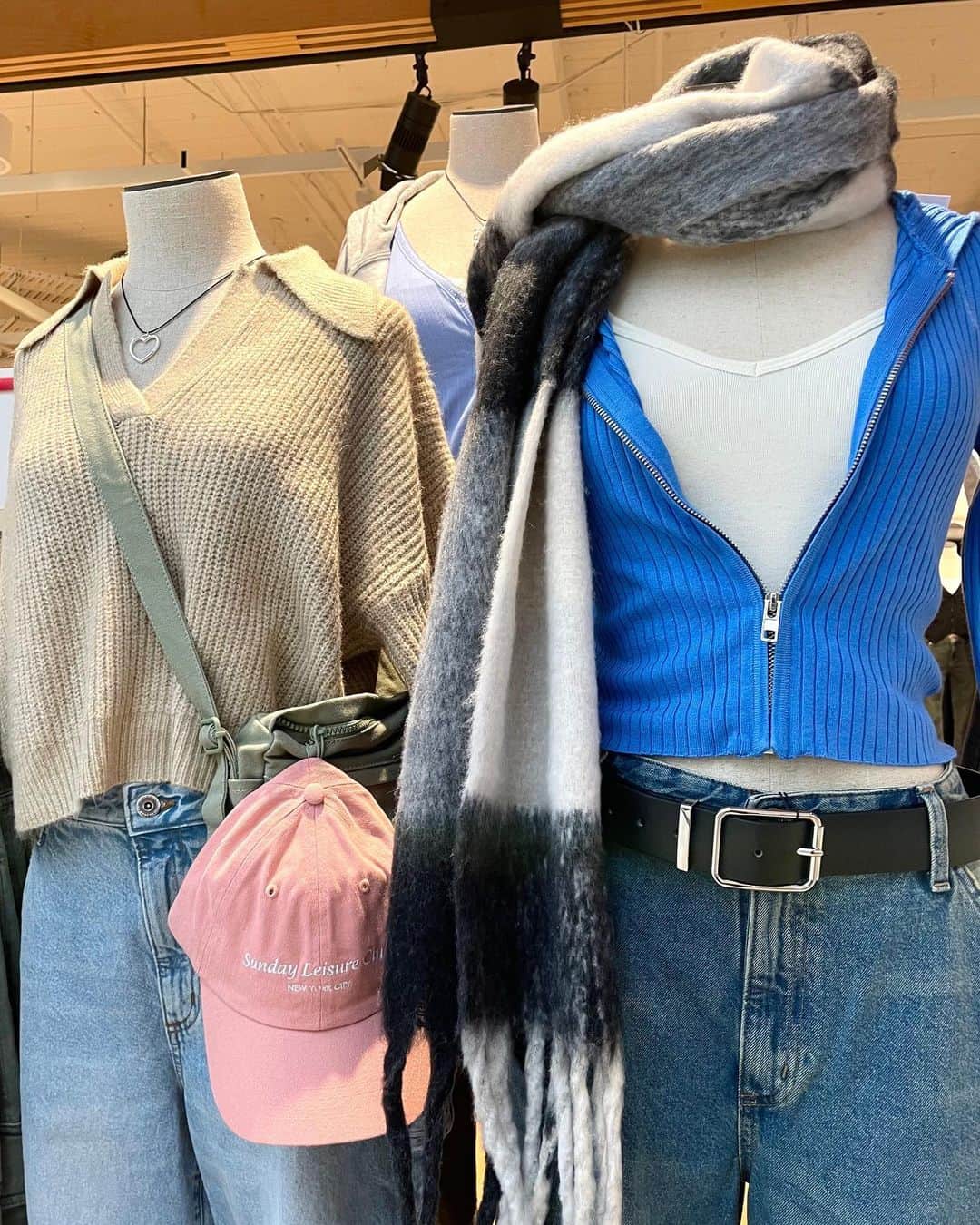 COTTON ONさんのインスタグラム写真 - (COTTON ONInstagram)「POV: new 'fits we can't get enough of 👀 Which is your fave? 👇💙 #MyCottonOn」4月16日 20時40分 - cottonon