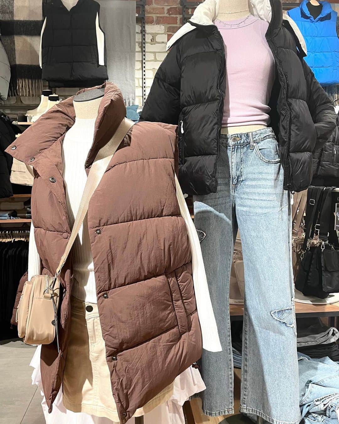 COTTON ONさんのインスタグラム写真 - (COTTON ONInstagram)「POV: new 'fits we can't get enough of 👀 Which is your fave? 👇💙 #MyCottonOn」4月16日 20時40分 - cottonon