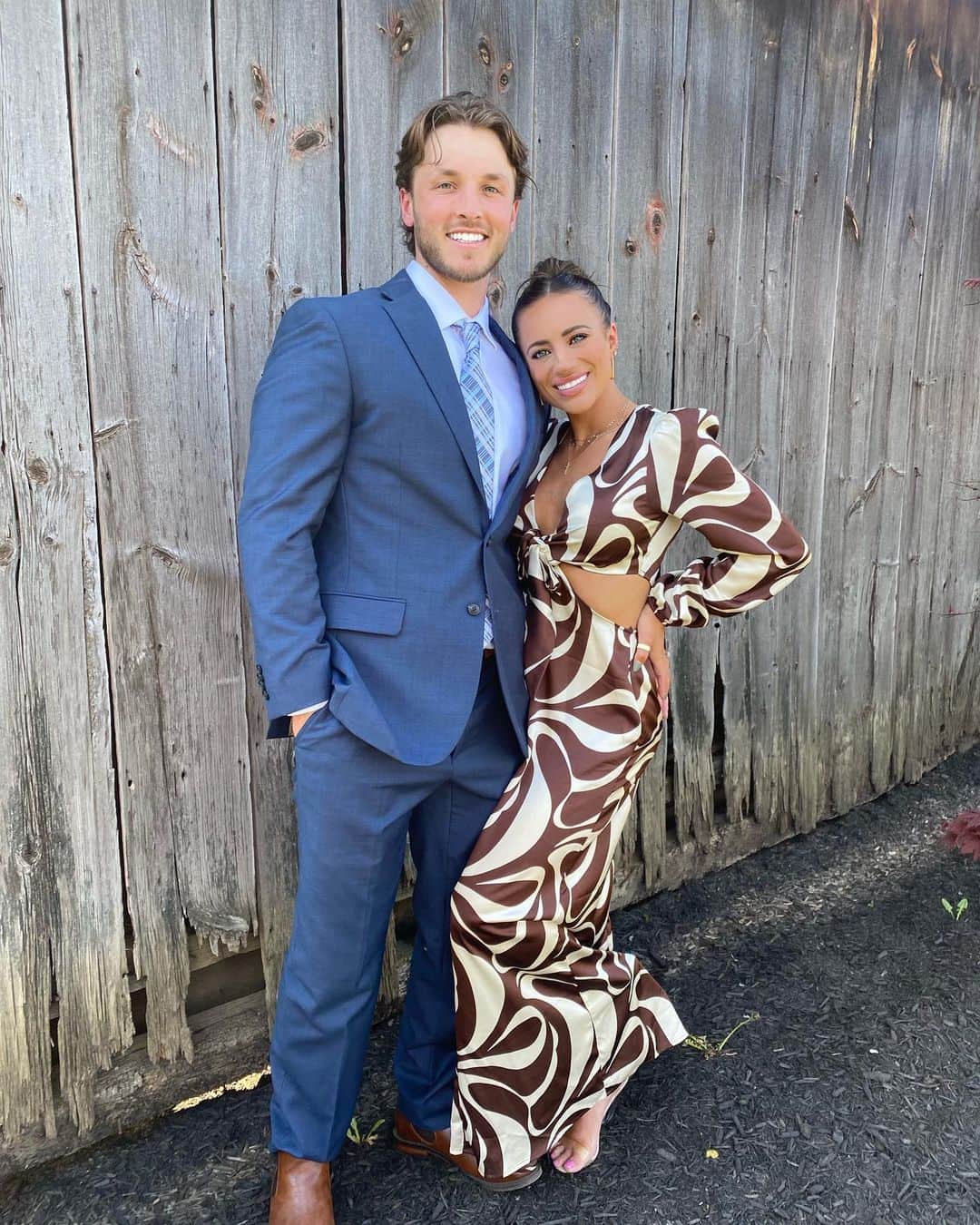 レキシー・プリースマンのインスタグラム：「My forever wedding date 🤍  Congratulations to The Murray’s! We’re so happy for you both!」