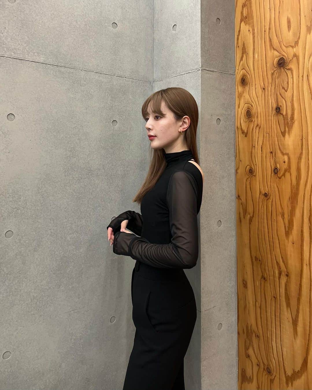 目見田早弥子のインスタグラム：「オールブラックだった日🖤 @sorin__official  #SORINstyle #sorin」