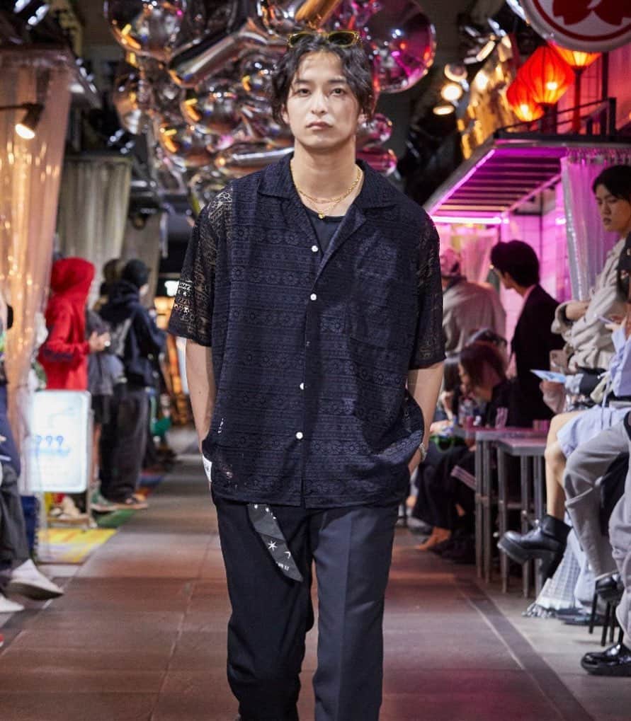 上野一稀のインスタグラム：「・ YZ SHIMOKITA Collection. @badway__official  ・ 今日響いた言葉  あきらめるな！すごいことを成し遂げるには時間がかかるのだから。 “Never give up, great things take time.” ・ ・ ・ ・ ・ ・ ・ ・ ・ ・ ・ ・ #badway #yz #メンズファッションコーデ #メンズファッションコーディネート #メンズモデル #ワントーンコーデ #春服コーデ #春服コーディネート」