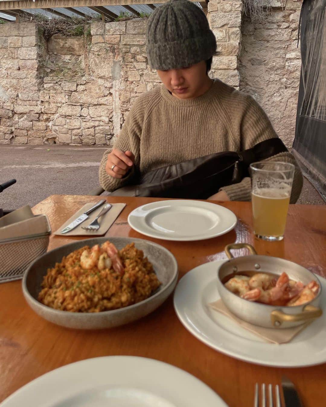 柿本絢菜 (24)さんのインスタグラム写真 - (柿本絢菜 (24)Instagram)「@restaurantbosco | Spain, Barcelona  바르셀로나 맛집. 테라스 낮술 SPOT으로 추천..!  (이가 너무 아파서 낮술 실패….)  この日は歯が痛くてお酒飲めず...。でもテラスで美味しいパエリアとアヒージョいただいて気分上々です。」4月16日 21時07分 - aa_2.8