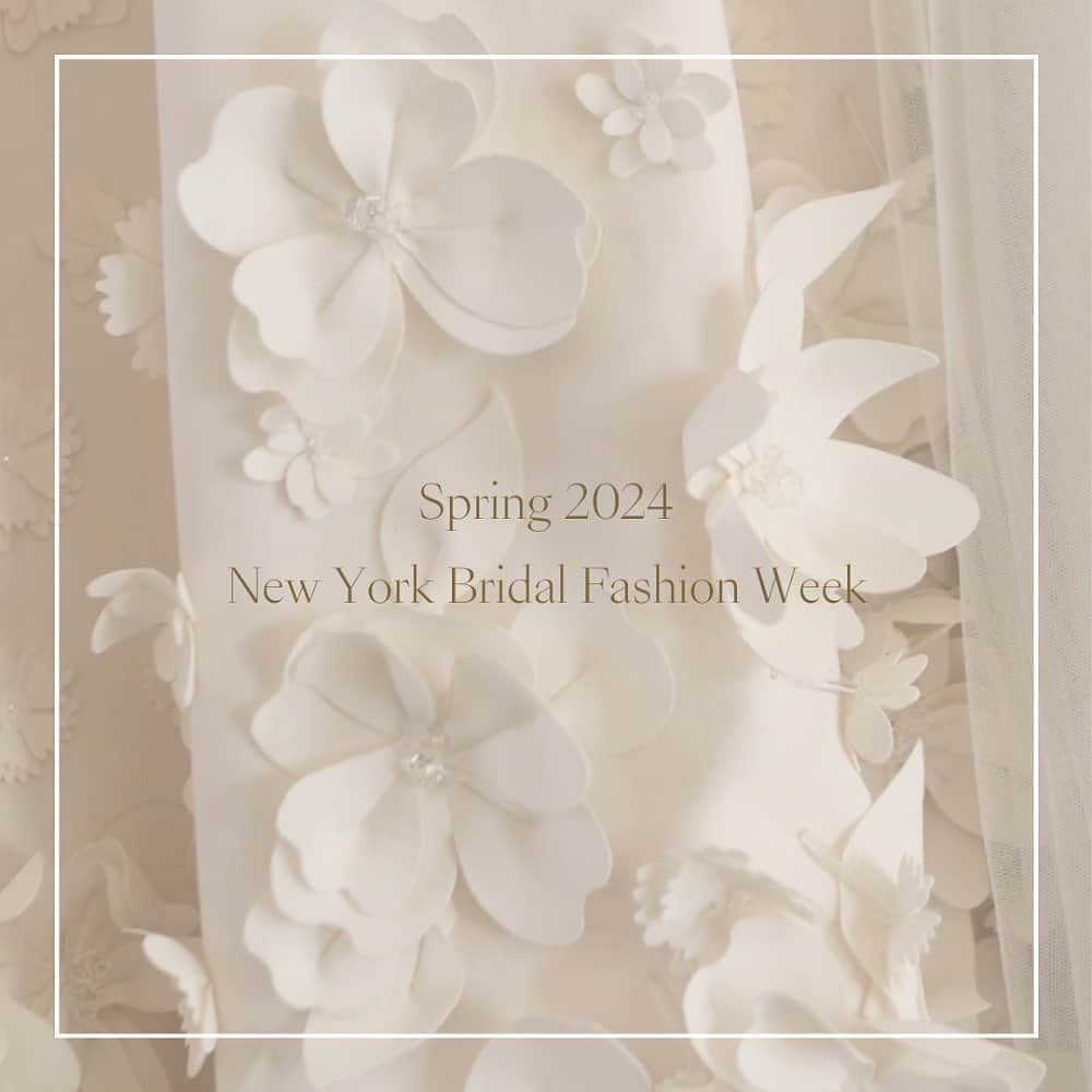 FioreBiancaさんのインスタグラム写真 - (FioreBiancaInstagram)「*  Spring 2024 New York Bridal Fashion Week  @viktorandrolfmariage  ブランドのアイコンにもなっている 3Dフラワーや、リボンモチーフ 今シーズンも様々なデザインに 表現されていて心ときめきました🕊️  今回のコレクションで買い付けたドレスは 今年の冬頃から随時入荷予定です🌿 ※全てのドレスを入荷予定ではございませんので 予めご了承くださいませ  #fiorebianca #fiorebianca_wedding  #フィオーレビアンカ  #フィオーレビアンカ花嫁 #ウェディングドレス #買い付け #ドレス買付 #viktorandrolfmariage  #ヴィクターアンドロルフマリアージュ」4月16日 21時30分 - fiorebianca_wedding