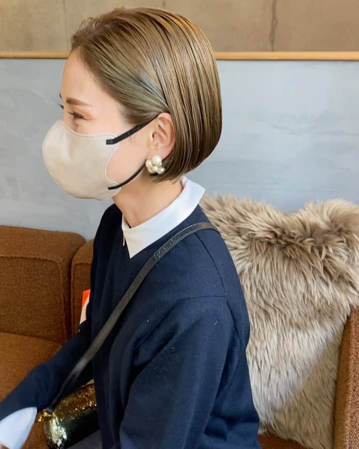 土田瑠美のインスタグラム：「ミニボブに  ブリーチしてカーキグレージュ◎  #ミニボブ」