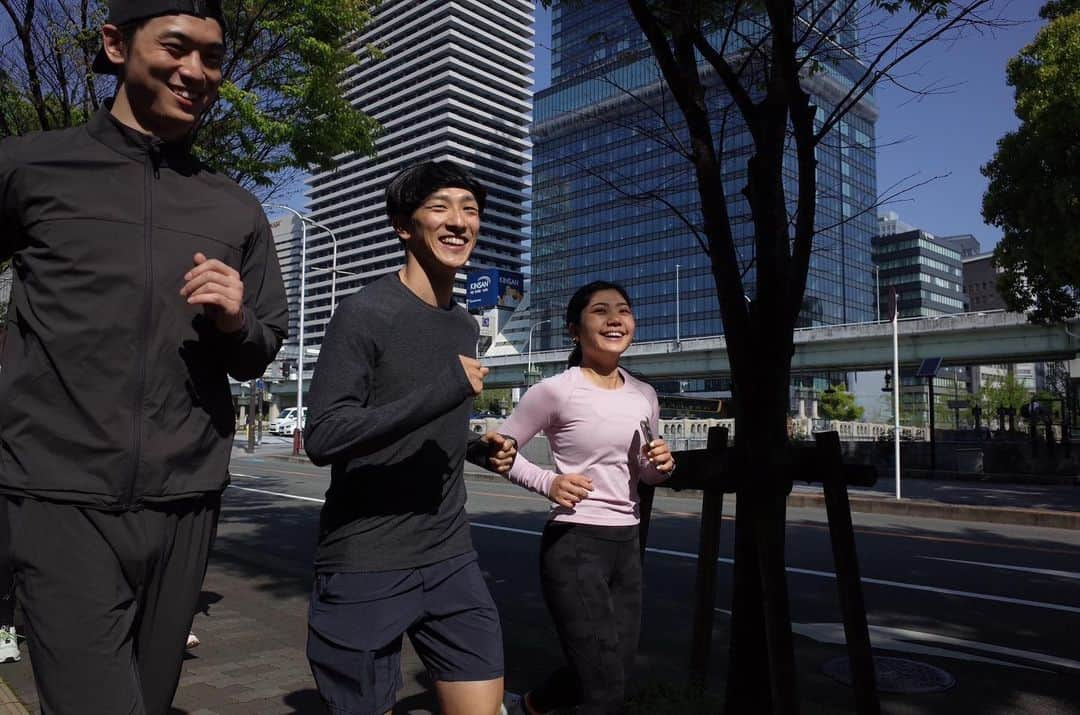 渡邊啓太のインスタグラム：「🏃☕️  ———  -Amemura Osaka- @sporty_coffee  〜スポーツをライフスタイルに〜を提唱するコーヒースタンド  ——— 大阪市内を走ったのは初めて！ とても気持ちよく走ってきました！  スケートもランニングのように 皆さんのライフスタイルの一つになってくれたら嬉しいなぁ🌿  走るのがちょっと苦手な人でも 楽しく走れると思うのでぜひ  @sporty_coffee をチェックして参加してみてください^^  ----------  #sportycoffee #amemura #ランニング #ライフスタイル #スポーツ#ショートトラック #ショートトラックスピードスケート #アメ村カフェ #大阪 #コーヒースタンド #ランスタグラム #アスリート #スケート#オリンピアン #オリンピック #オリンピック選手 #顔晴ろう」