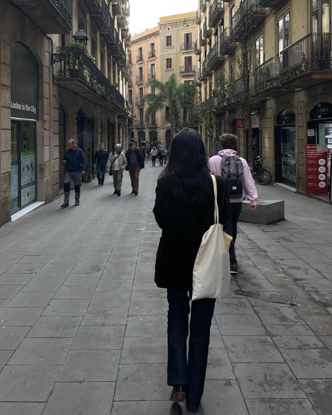 柿本絢菜 (24)さんのインスタグラム写真 - (柿本絢菜 (24)Instagram)「バルセロナを歩く。」4月16日 21時42分 - aa_2.8