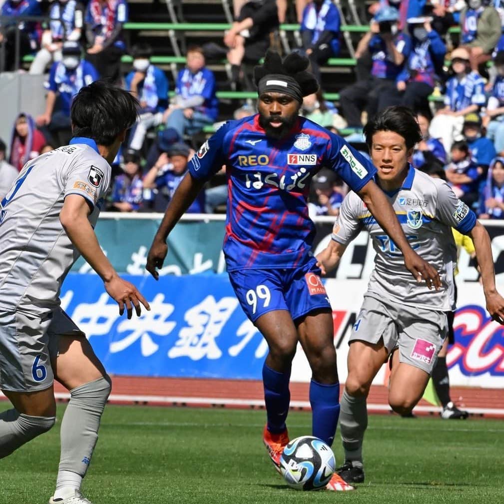 ピーター・ウタカのインスタグラム：「Great win today, Glory be to God and thank you all for always supporting Us🙌🏾」