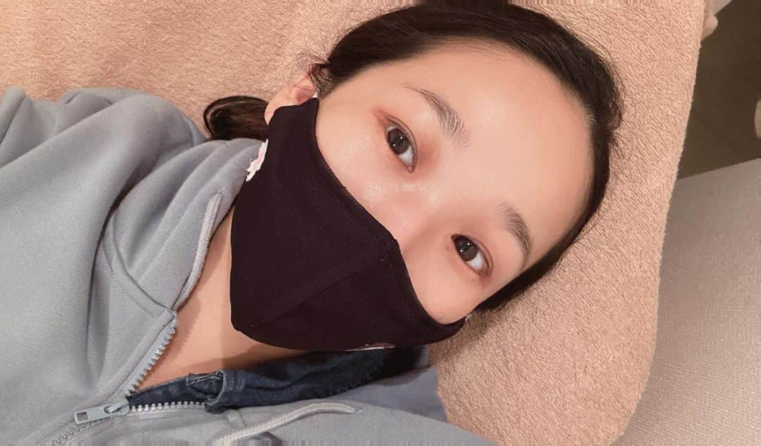 世手子さんのインスタグラム写真 - (世手子Instagram)「Blemish detox trial‼️ I had a treatment for 10,000 yen❣️ In fact, it seems that the spots will not disappear completely unless you make a contract of 400,000 yen‼️ 久しぶりに六本木へお出かけ @cbeauty2014 #c.beauty株式会社 #シミdetox #シミ取り を一万円分お試し20ショットしてもらいました^ - ^ 本来は40万円のプランで契約するとシミに効果があるそうです（＾ω＾） 従来のシミ取りレーザーは目の周りはできないので 目の周りができるのが特徴🌟 美容は大変だ(o^^o) #幹細胞化粧品 #アンチエイジング化粧品 #ヒト幹細胞エステ #ノーファンデ生活 #シミ #ドタバタ育児  #二児のママ  #2児育児 #赤ちゃんのいる暮らし  #3歳男の子 #3歳差育児  #二児の母 #二児ママ  #ママシンガー  #二児育児 #2児ママ #2児のママ #赤ちゃんのいる生活 #PR」4月16日 21時54分 - rojide