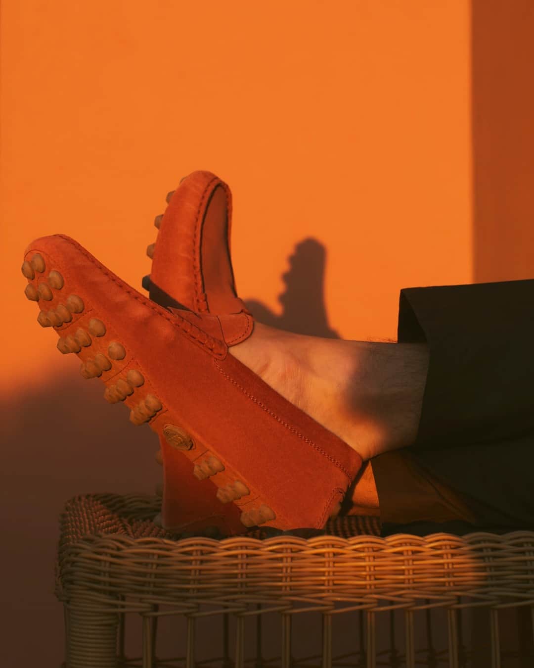 のインスタグラム：「An unmistakable silhouette. The iconic Gommino Bubble will accompany you wherever you go.  #TodsSS23 #TodsBubble #Tods」