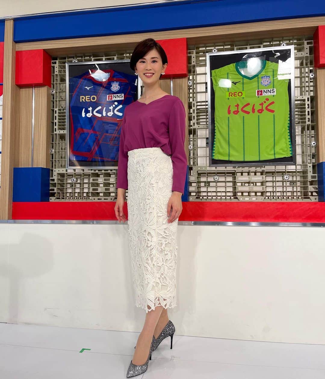 小松千絵のインスタグラム：「今日の #山梨スピリッツ ⚽️  #ヴァンフォーレ甲府 の本日開催、栃木戦の勝利を 速報で伝えることができました☺️🔥 次節は首位の町田！ 気合いが入りますね！！  明日のキックスのヴァンフォーレコーナーにもぜひ感想を✨ kks@ybs.jp まで💌 選手紹介インタビューは #松本孝平 選手です🥕🥑  FCふじざくら山梨は次こそなでしこ初勝利を🌸🗻  ピアス #HIJI工房 ヘアセット #CHARME #山梨県 #山梨 #yamanashi #甲府 #アナウンサー #ラジオパーソナリティ #ラジオパーソナリティー #ラジオ #radio #radiko #山梨放送 #ybsラジオ #小松千絵 #山梨スピリッツ #山梨スポーツ #ラジオ好きな人と繋がりたい」