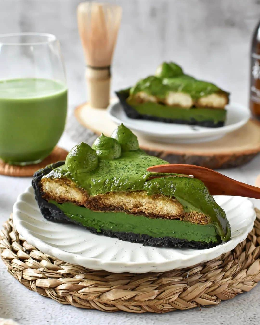 Matchæologist®さんのインスタグラム写真 - (Matchæologist®Instagram)「Today’s forecast — 100% chance of #Matcha #Houjicha #Tiramisu Tart! 🌿🍰 Hands up if you’d love to try this wonderful #MatchaCreation 🍵 captured by @mysweetlittletooth. . Explore our range of artisanal matcha and treat your taste buds to the most delectable-tasting matcha green tea 🍃, because YOU deserve only the best! . Visit our website 👉 bio link @Matchaeologist . Matchæologist® #Matchaeologist Matchaeologist.com」4月16日 22時06分 - matchaeologist