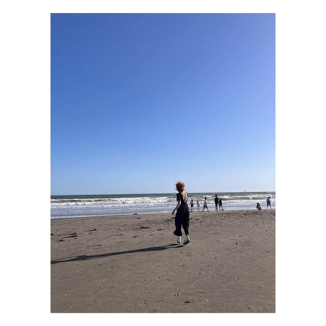 阿部洋子さんのインスタグラム写真 - (阿部洋子Instagram)「🌊  うーみーーー！  #由比ヶ浜」4月16日 22時12分 - hirocoring