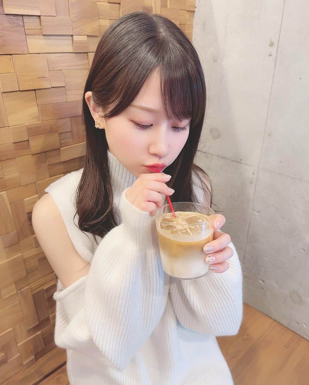 八木沙季のインスタグラム：「🤍🤍  この日は少し前髪流してたんだー👼 ちょっと落ち着かなかった😮笑」