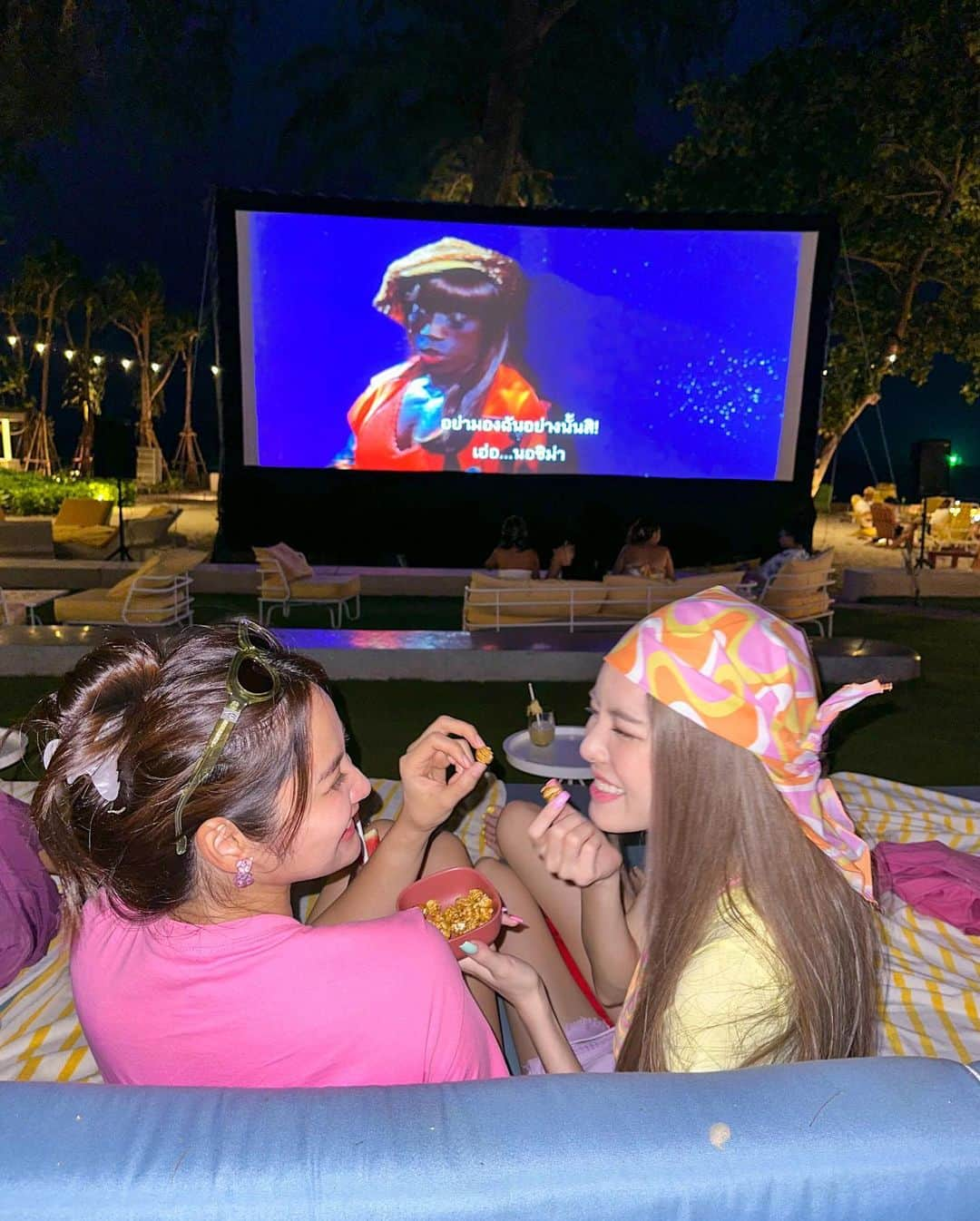 グレース＝カンクラオさんのインスタグラム写真 - (グレース＝カンクラオInstagram)「Dive-in Movie🍿🤩🍹🌴💕🎬 ฟีลหนังกลางแปลงริมทะเล ถูกจริตสุชชช @thestandardhuahin #thestandardhuahin」4月16日 22時26分 - gracekanklao