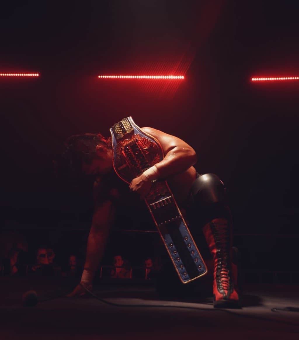 のインスタグラム：「とりあえず3日連続シングルマッチ終了！ 見ての通り燃え尽きた...🔥 #njpwTAMASHII #njpw #prowrestling」