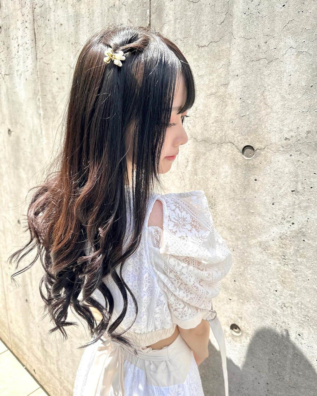 松本ももなさんのインスタグラム写真 - (松本ももなInstagram)「ロングヘア好き？🎀 ほめてくださぁい♡  おはなし会前にロングヘアに イメチェンしたよ💕どうかなぁ？  #ankhcross #アンククロス #snidel #スナイデル #黒髪 #黒髪ロング #シールエクステ #エクステ #extension #高嶺のなでしこ #takanenonadeshiko #타카네노나데시코 #귀여워 #마츠모토모모나」4月16日 22時48分 - momona.1012