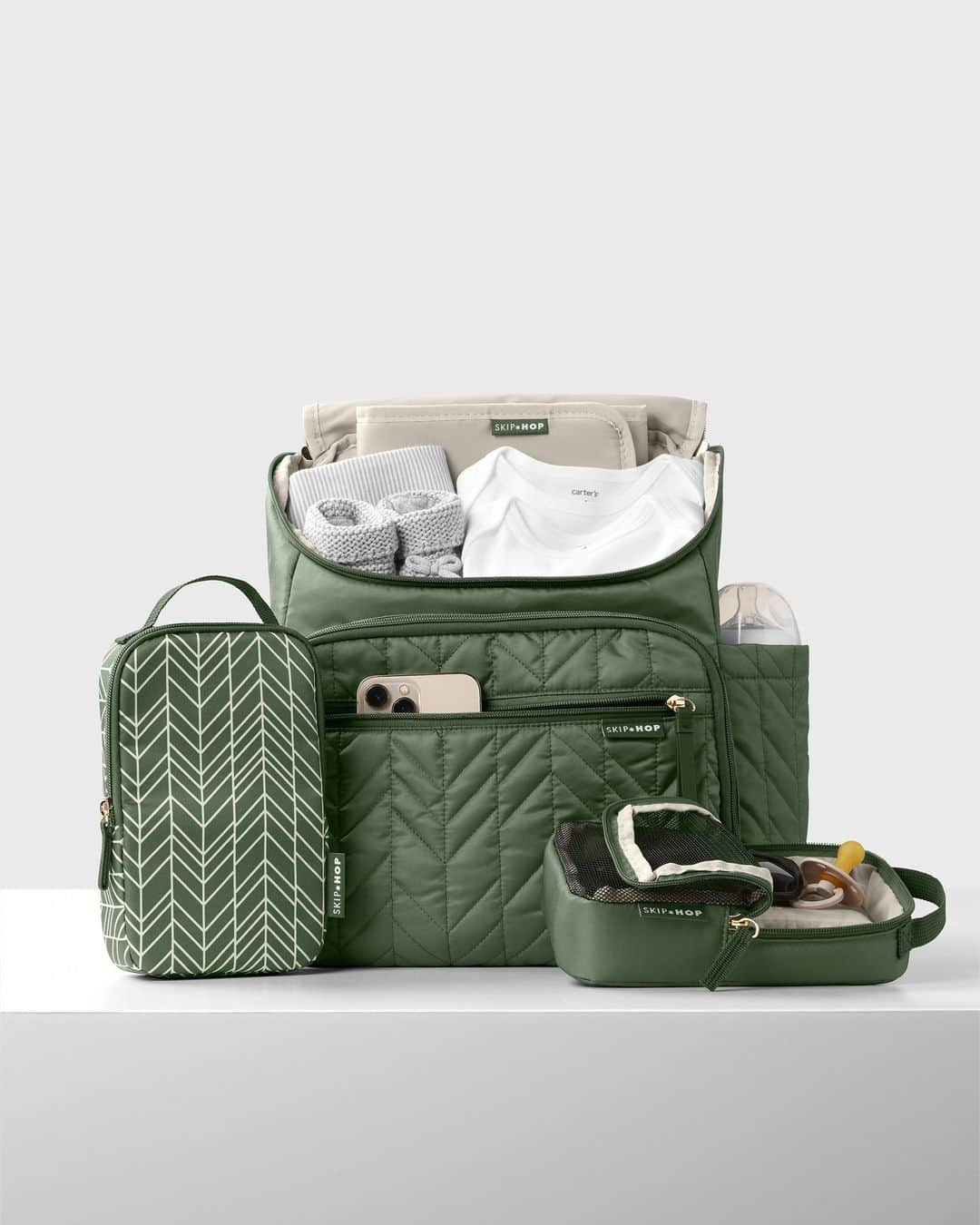 Skip Hopさんのインスタグラム写真 - (Skip HopInstagram)「NEW✨ color alert!💚 Our lightweight, quilted diaper backpack is all about easy organization—check out the included packing cubes!  #skiphop #musthavesmadebetter #diaperbags #parentingessentials #parentsonthego #travelingparent」4月16日 23時00分 - skiphop