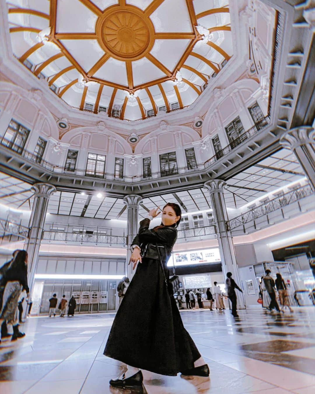 atmmyさんのインスタグラム写真 - (atmmyInstagram)「東京駅でもキラークイーン🤘  #東京駅 #tokyo #tokyostation  #jojopose #キラークイーン #ジョジョ立ち」4月16日 23時13分 - atmmy