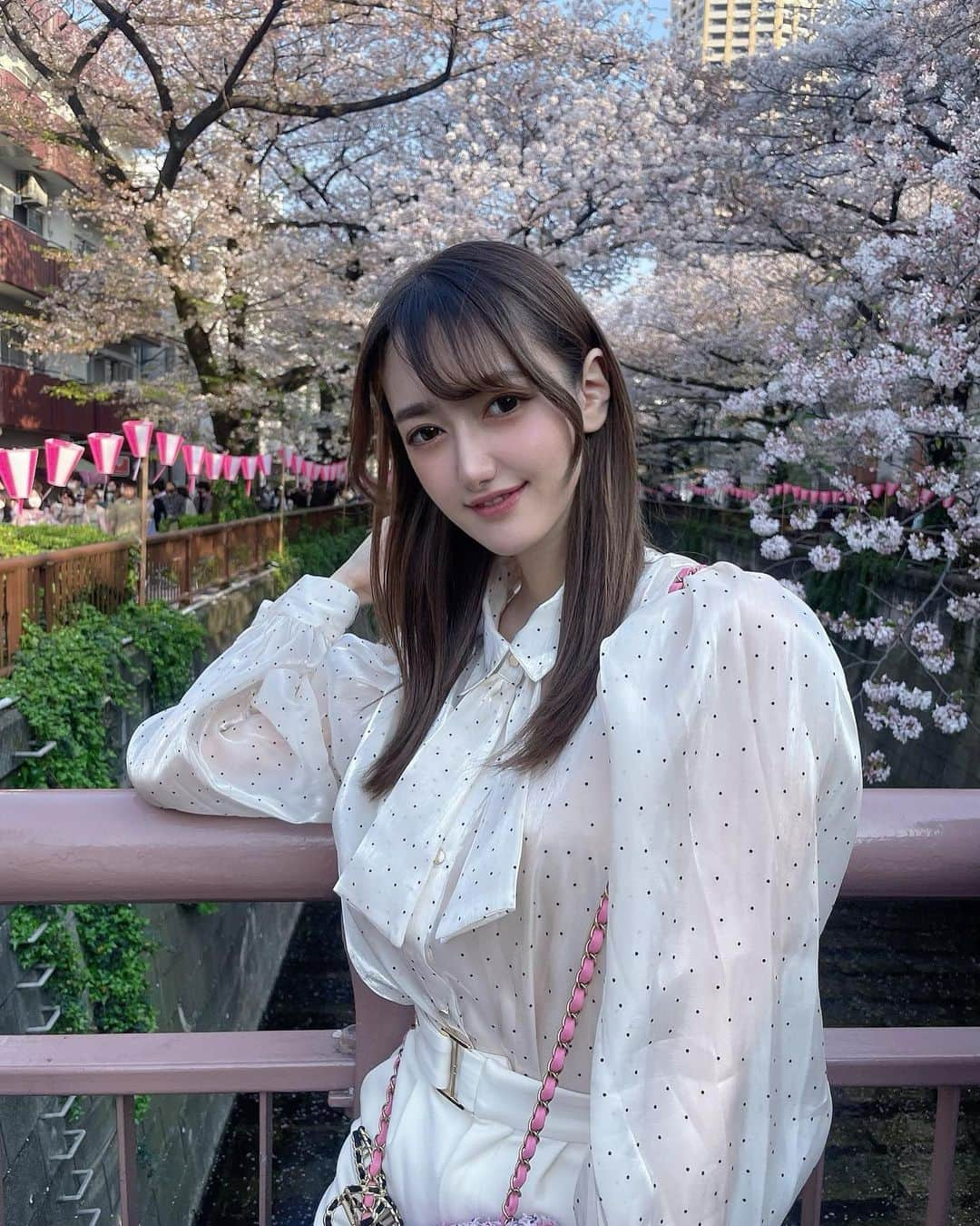 森谷花香さんのインスタグラム写真 - (森谷花香Instagram)「最近は雨ばっかりでどんよりしてるから既に桜が恋しい🌸💞  #japanesegirl #プチプラコーデ #桜 #模特 #粉我 #tbt #swag #动漫 #扎心了#맞팔 #东京 #몸스타그램 #เซ็กซี่ #น่ารัก #น่ารักจัง #ประเทศญี่ปุ่น #คอสเพลย์ #Awekcun #bajutidurseksi  #instalove #instalike #likeforlikes #likes #グラビア #春コーデ  #撮影会 #japaneseculture #japanesegirl #followme #cosplay」4月16日 23時43分 - hnkonic_