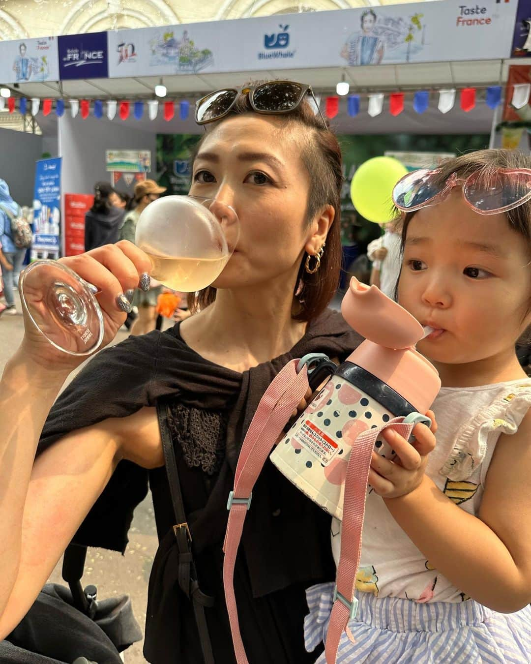 河内勇太さんのインスタグラム写真 - (河内勇太Instagram)「Wonderful holiday! I've been very busy at work the last few days, so it's great to spend time with my family. French events, lovely cafes, watching football.  Best experiences to come.  #hanoi #vietnam #french #football #cafe #familyday」4月16日 23時40分 - yutakkk