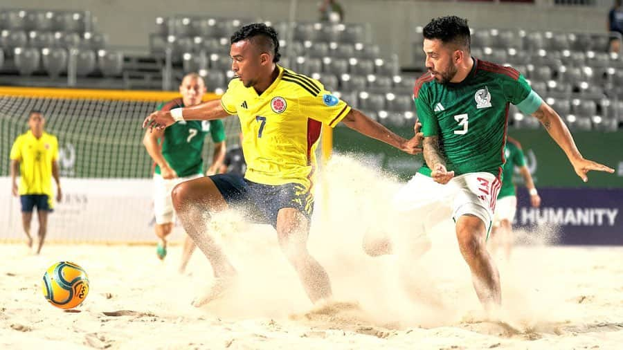 サッカー コロンビア代表チームさんのインスタグラム写真 - (サッカー コロンビア代表チームInstagram)「📸 🏖️⚽️ Imágenes del triunfo de anoche de nuestra Selección Colombia de Fútbol Playa 🆚 México por la Acapulco Beach Soccer Cup 2023.   🇨🇴 3 - 2 🇲🇽  Fotos: @beachsoccerworldwide   #TodosSomosColombia 🇨🇴」4月16日 23時41分 - fcfseleccioncol