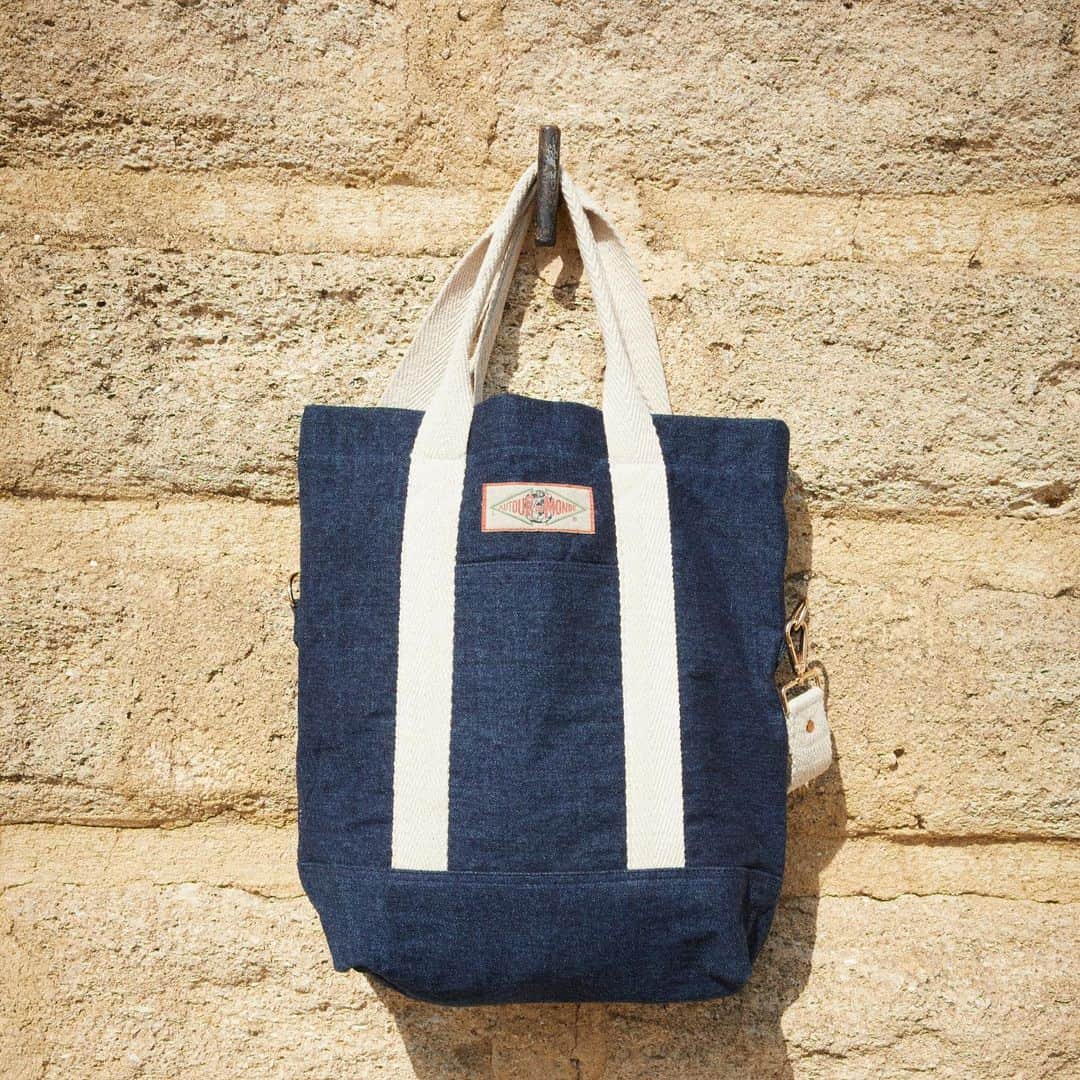 のインスタグラム：「New spring bags arrivals!  On nous chuchote que plein de sacs sont arrivés en boutique et sur Bensimon.com et qu’ils risquent fort d’être les it-bags de la saison !  #Bensimon #Bensimonlovers #itbags #Beiconic #SS23  We are told that many bags have arrived in stores and on Bensimon.com and they are likely to be the it-bags of the season!」