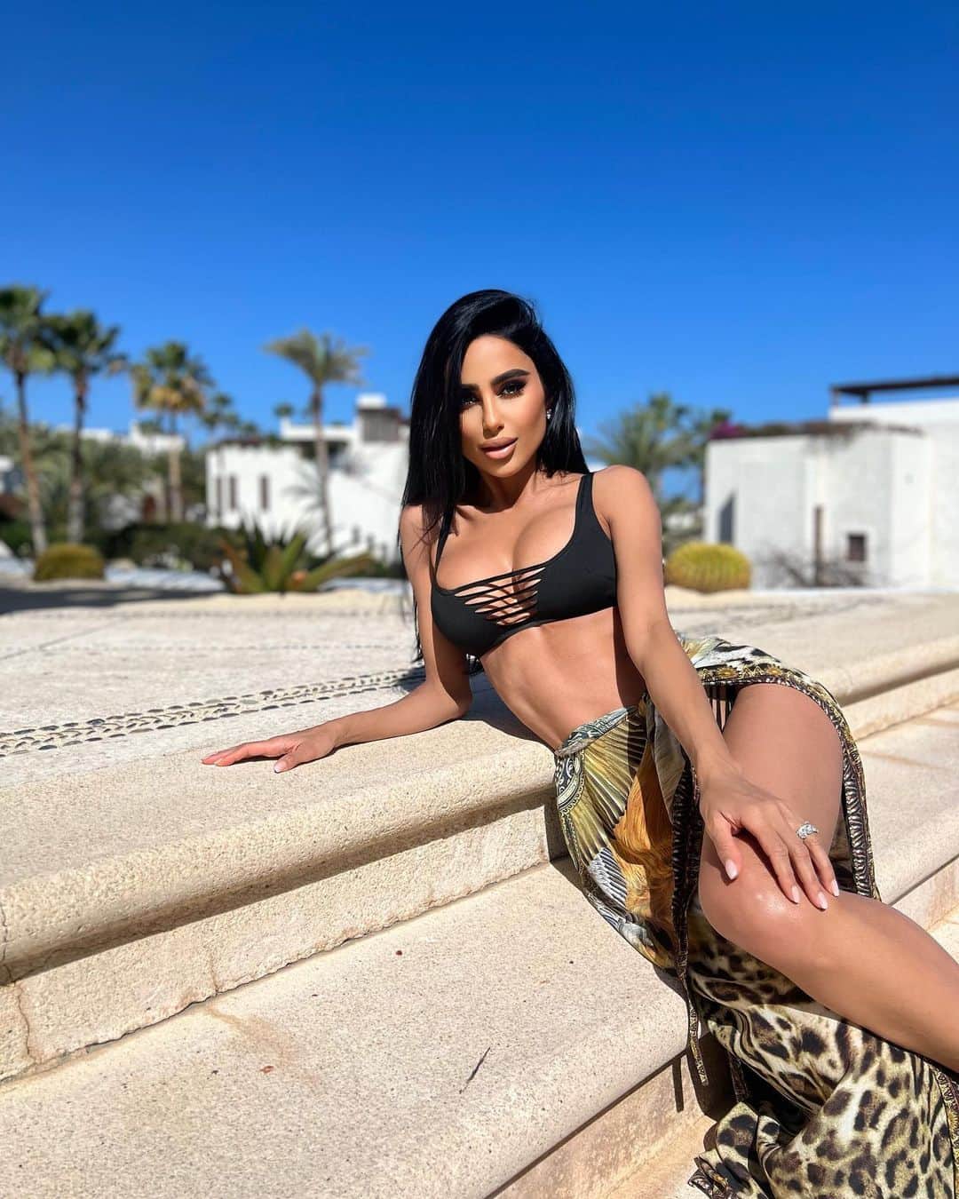 リリー・ガリーチのインスタグラム：「Sun kissed with terrible tan lines = our wonderful spring break family trip to Cabo @lasventanasalparaiso  🌎 Where should we go next?」