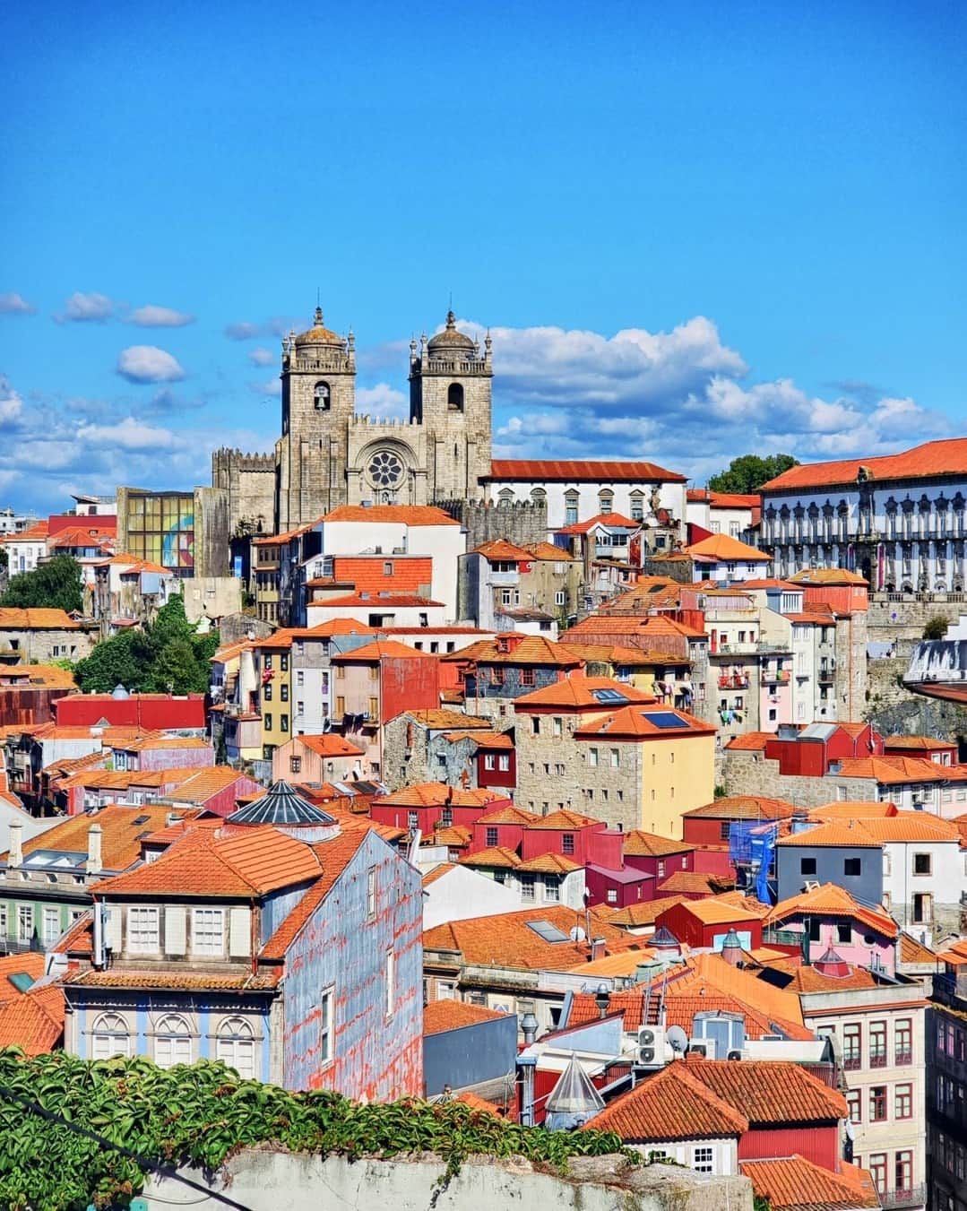 Rosetta Stoneさんのインスタグラム写真 - (Rosetta StoneInstagram)「#Porto is the second largest city in #Portugal with a ton of history and full of culture.  Here are 10 interesting things you might not know about Porto:  1. Porto was originally called Portus Cale, which influenced the name of the country Portugal. Historians argue the name comes from either: - The Gallaeci, a Celtic tribe of Iberia - A Celtic word meaning “port” (the place where boats dock) - The Greek word "Καλλις" meaning “beautiful” (referring to the beauty of the Douro valley) - The Latin word "calidus" meaning "warm" ("Portus Cale" thus meaning "warm port")  2. While Porto developed in the 4th century ACE, the earliest evidence of settlers dates back to the 8th century BCE. This makes Porto one of the oldest European cities.  3. Porto is fondly called “Invicta”, which means "invincible" in Portuguese. This nickname comes from the 19th century Portuguese civil war when the enemy failed to conquer the city.  4. In 1415, Porto residents donated all of their meat reserves to soldiers for the conquest of Ceuta, which left them with only animal tripe to eat. After that, the people of Porto were called "Tripeiros" (tripe-eaters). The nickname stuck and is still used today.   5. Porto is known as the city of bridges due to its 6 iconic bridges that span the Douro River.   6. The Sao Bento train station in Porto is considered one of the most beautiful train stations in the world.  7. Port wine comes from this region. This fortified wine is widely accepted as the city’s dessert wine, especially as it is made along the Douro River.  8. A Francesinha is the city’s typical dish. This sandwich is made with different kinds of meat and sausage, cheese, and a delicious tomato beer sauce.  9. One of the largest street festivals in the world takes place in Porto on June 23 to celebrate the patron saint of the city – Saint John. Quirky traditions during Festa de São João do Porto include smashing each other's head with plastic hammers, jumping over bonfires (to prove your courage), and offering friends basil plants decorated with handwritten poems.  10. The historic center of Porto was declared a World Heritage Site by UNESCO in 1996.  Will you add Porto to your #bucketlist?」4月17日 0時06分 - rosettastone