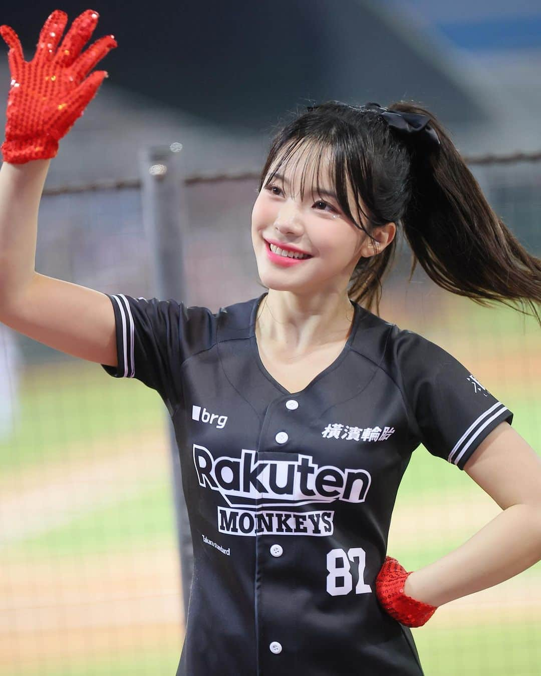 アンディ・チェンのインスタグラム：「#이다혜  #李多慧 @le_dahye #대만 #CPBL #初登板  #첫공연 #rakutengirls  #rakutenmonkeys  Canon EOS R3  RF 135mm f/1.8L IS USM  STC CINE MIST CPL #STC」