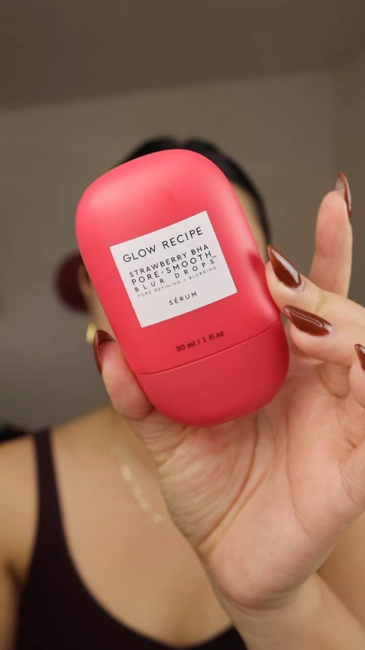 ロック&リパブリックのインスタグラム：「Are you team dewy or team matte? ✨ Let us know in the comments and get your fave from Sephora at Kohl’s! @cakedbybabyk #glowrecipe #deworblur」
