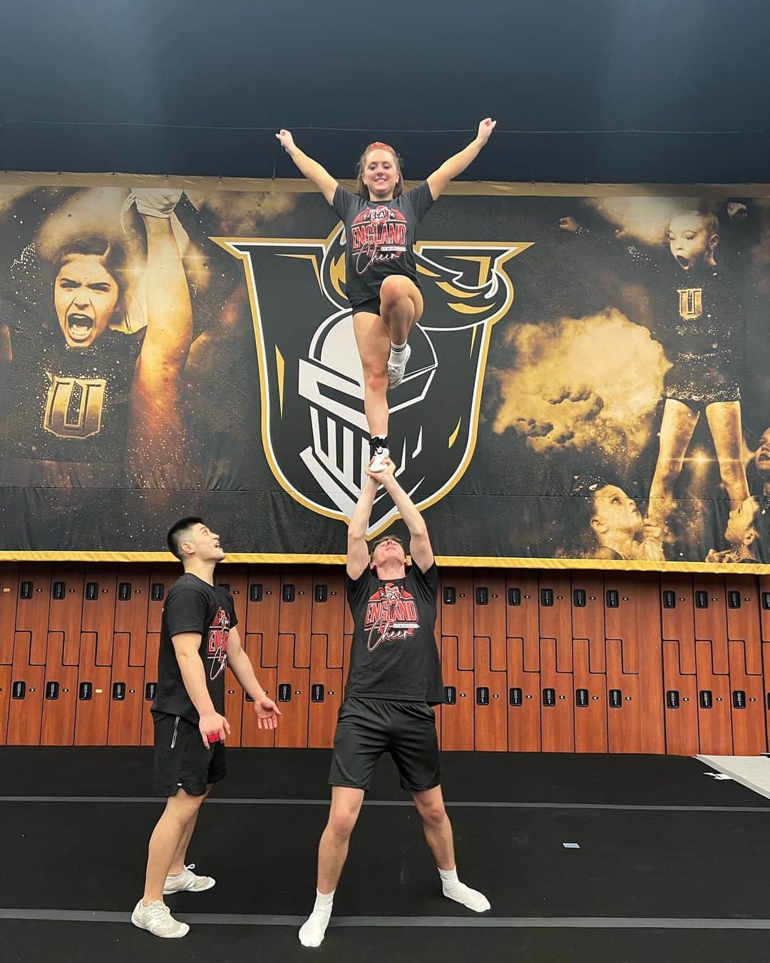 エイミー・ティンクラーさんのインスタグラム写真 - (エイミー・ティンクラーInstagram)「Wouldn’t be worlds without a few coed pictures 😌」4月17日 1時07分 - amytinkler