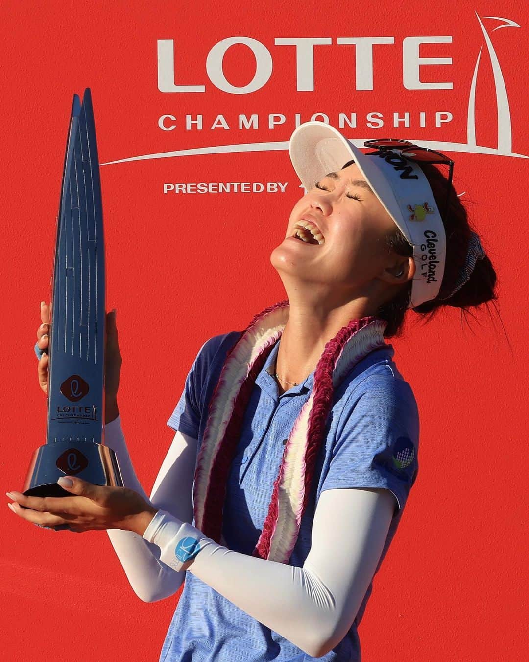 adidas Golfのインスタグラム：「Winner in paradise 🌺  Rookie, Grace Kim, battled to the finish in a 3-way playoff to take home the 🏆 at the @lottechampionship   This is just her third start on the LPGA. Big things to come. Congratulations @gracekimmey #ImpossibleIsNothing」