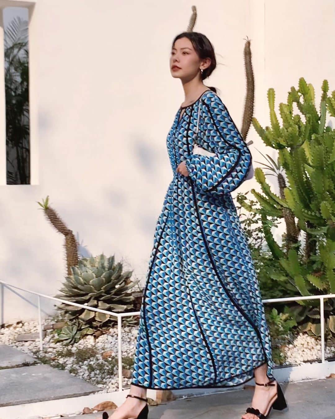 ダイアン フォン ファステンバーグのインスタグラム：「Wearing our Sunday best. 💙 #DVF」