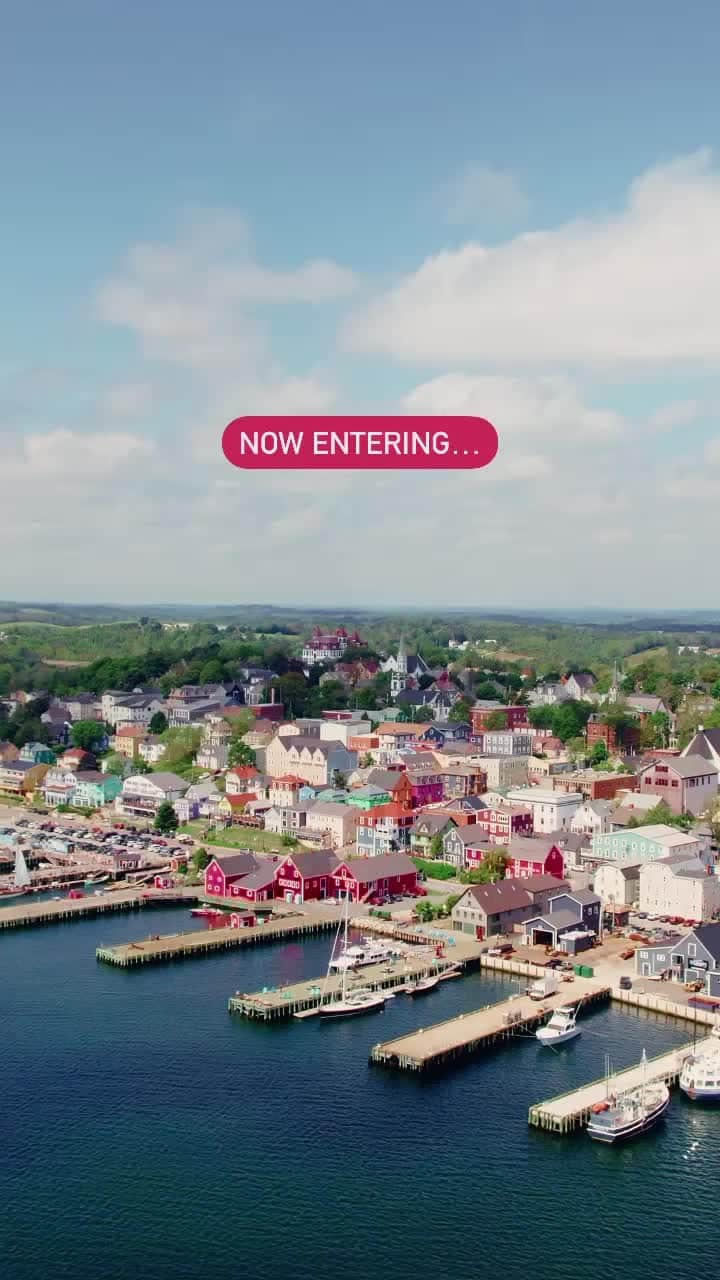 Lonely Planetのインスタグラム：「You heard it here first: Nova Scotia is the perf combo of lively parties and rugged outdoor adventures. May and June are our fave months to head to its salty fishing towns and get in some solid hiking (and surfing! 🏄). See ya on the coast 😎」