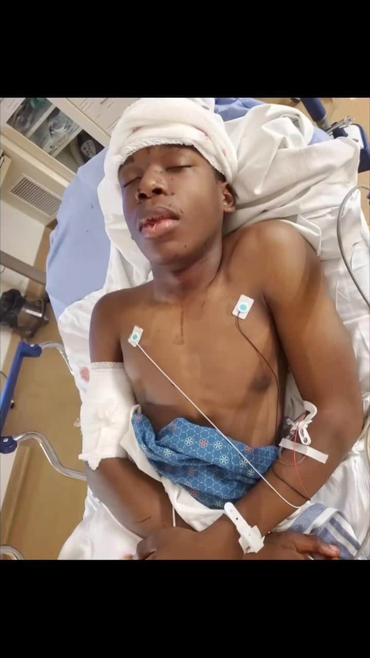レスリー・ジョーンズのインスタグラム：「What happened to this young man is the reason every black mother fears for their child! What the fuck are at doing if we can’t protect out kids from these racist mfs!!」