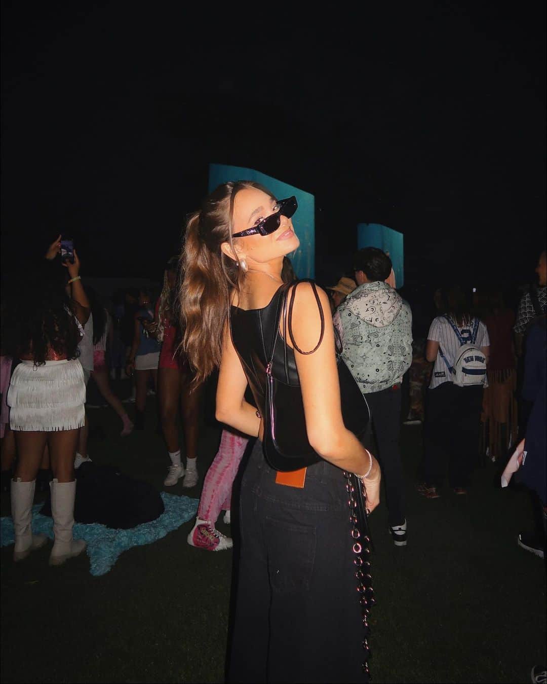 We Wore Whatさんのインスタグラム写真 - (We Wore WhatInstagram)「Coachella at night 🖤saw back to back amazing music and became Black Pinks newest fan 💕🎵🫶🏼」4月17日 2時17分 - weworewhat