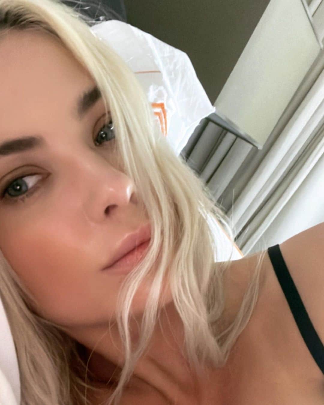 アシュレイ・ベンソンのインスタグラム：「🐣」