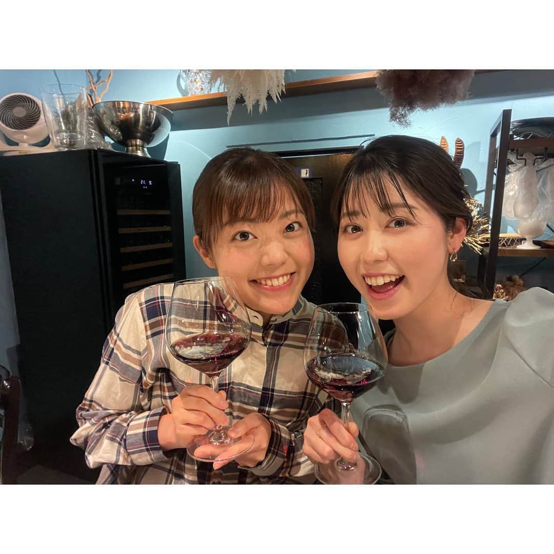 中根夕希さんのインスタグラム写真 - (中根夕希Instagram)「先週のお仕事終わりに🍷 久しぶりのたむたむ会。  にっこり☺︎  #ガッツ #田村友里 #オールスター感謝祭頑張ったね☺︎ #rcc #アナウンサー #広島」4月17日 12時30分 - nakane.yuki