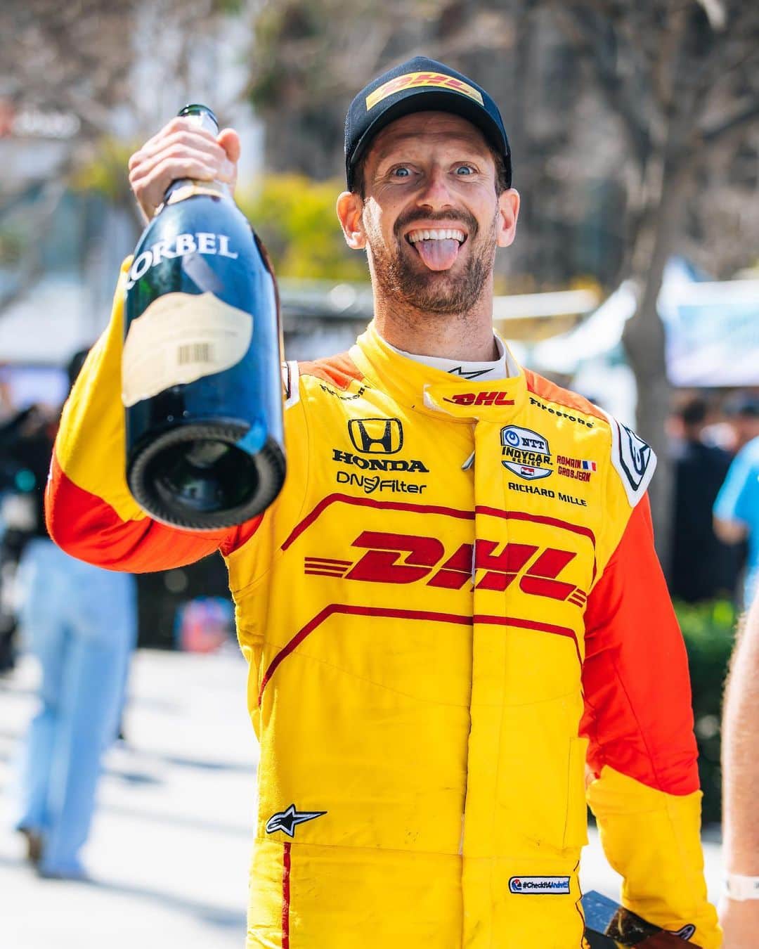 ロマン・グロージャンのインスタグラム：「Cheers 🥂 Pic by @ignitemediaphoto」