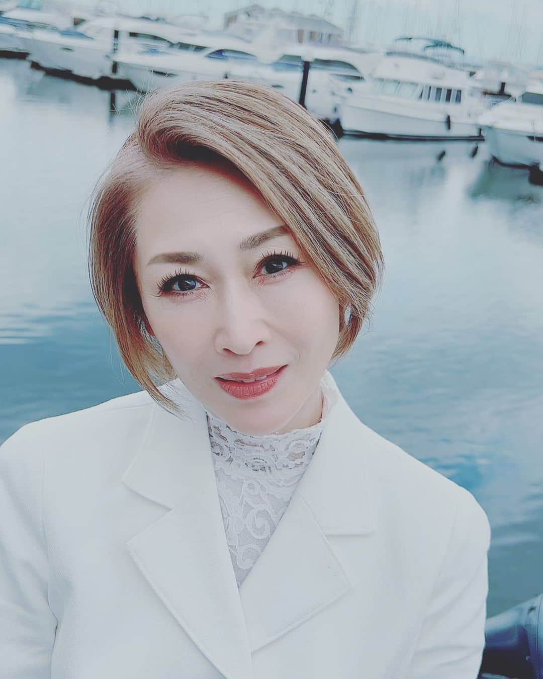 のインスタグラム：「ちょっと一息。海を感じて。」