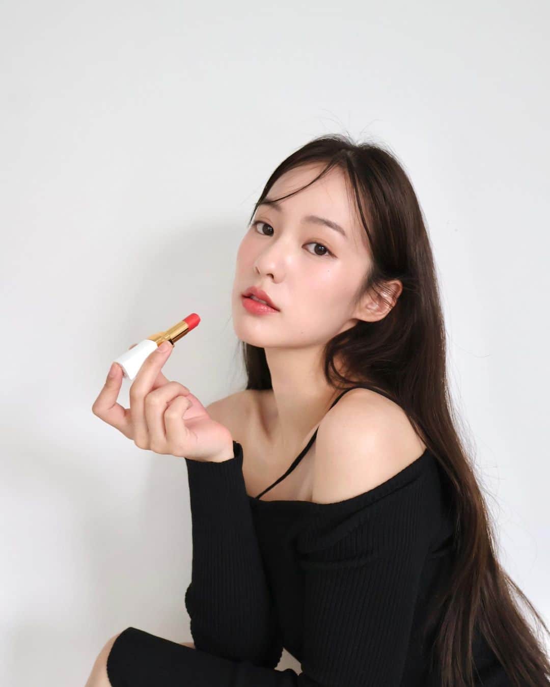 PIMTHAさんのインスタグラム写真 - (PIMTHAInstagram)「The one and only moisturized colored lip balm that I love right now 🌟 CHANEL Rouge Coco Baume  #RougeCoco #CHANELMakeup @Chanel.beauty  • ในรูปทาสี 924 FALL FOR ME และ 918 MY ROSE」4月17日 13時02分 - pimtha