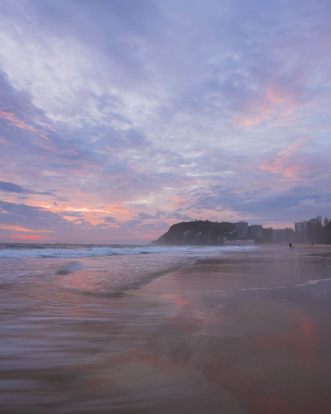 Nikon Australiaさんのインスタグラム写真 - (Nikon AustraliaInstagram)「From golden hour to blue hour, @bridieloumallos is always chasing the sun and it's no challenge thanks to the NIKKOR Z 17-28mm f/2.8.  "This lens is a very beautiful, fast, super sharp and well-priced lens. An essential for landscape, seascape and street photography as it produces beautiful and sharp detail and great bokeh, is light in weight and easily fits into your gear bag. With a 67mm filter thread, it makes a great accompaniment to anyone using the NIKKOR Z 24-200mm f/4-6.3 (as I do) and the NIKKOR Z 28-75mm f/2.8."  Photos by @bridieloumallos   Captured on the Z 6II and NIKKOR Z 17-28mm f/2.8  #Nikon #NikonAustralia #MyNikonLife #TravelPhotography #Summer #NSW #Australia #LandscapePhotography #Seascape #OceanPhotography」4月17日 13時30分 - nikonaustralia