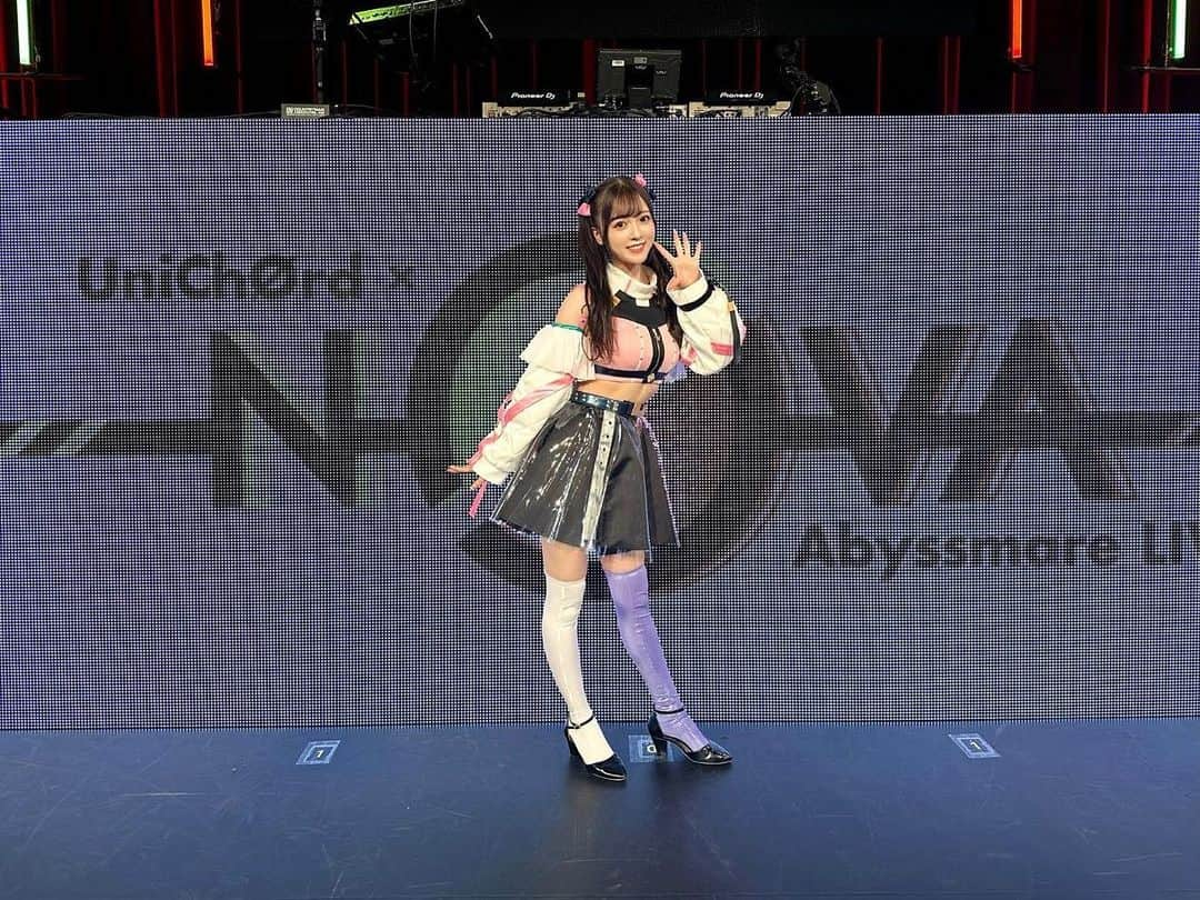 由良朱合のインスタグラム：「UniChOrd×Abyssmare LIVE -NOVA- ご来場の皆様、そして配信をご覧くださった皆様ありがとうございました🙇💖  Twitter でも書かせて頂いたのですが、元々D4DJオタク(むにちゃん推し)で、ディグラーとしてライブや舞台を観に行っていた自分が、D4DJの一員としてステージに立たせて頂けた事。夢であった声優として初めて皆様の前に立てた事。全て感慨深くて、夢のような1日でした😭💞 UniChOrdの皆、そして皆様のおかげです。本当にありがとうございました！！！！  #D4DJ #ユニコード #由良朱合 ＃声優 #instagood #instalike #instagram #japanesegirl #gravure#photography #flowers #fff #셀카#뷰티스타그램#셀카그램#좋아요#팔로우 #粉我#portrat#beauty #日本的＃內衣#奶#泳衣」