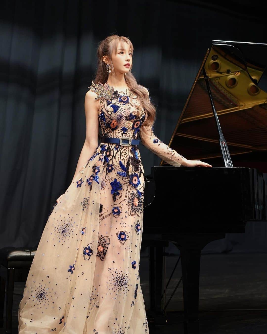 李元玲のインスタグラム：「演奏會圓滿結束💕很榮幸受邀到台北舉辦鋼琴演奏粉絲見面會，台灣的朋友們非常親切有禮貌，謝謝大家對我的支持🥰」