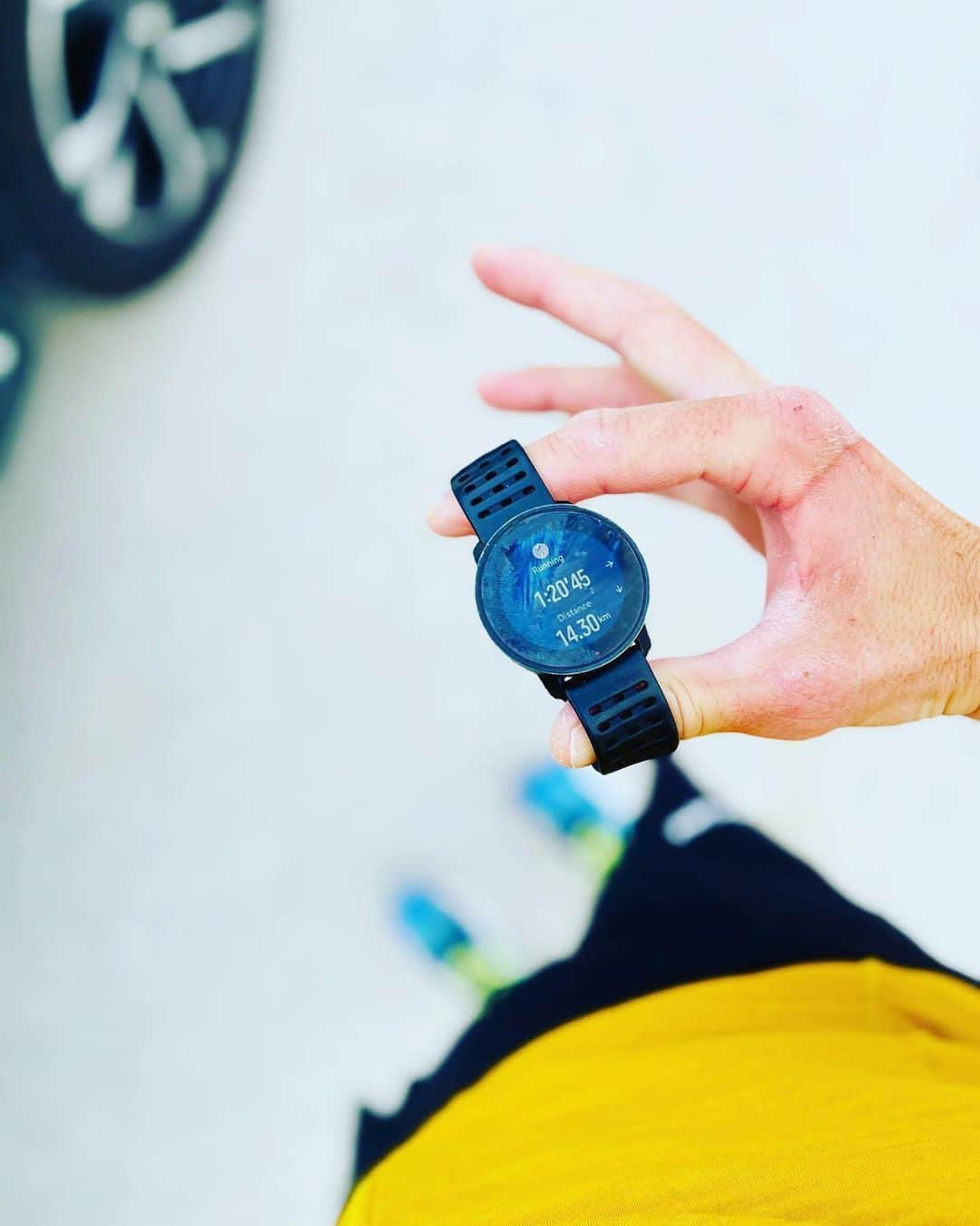 Suuntoさんのインスタグラム写真 - (SuuntoInstagram)「@anze_cesen loves running early in the morning. How about you? Do you prefer morning sessions or working out later during the day?  #morningrun #running #Suunto9PeakPro #Suunto #AdventureStartsHere」4月17日 4時53分 - suunto