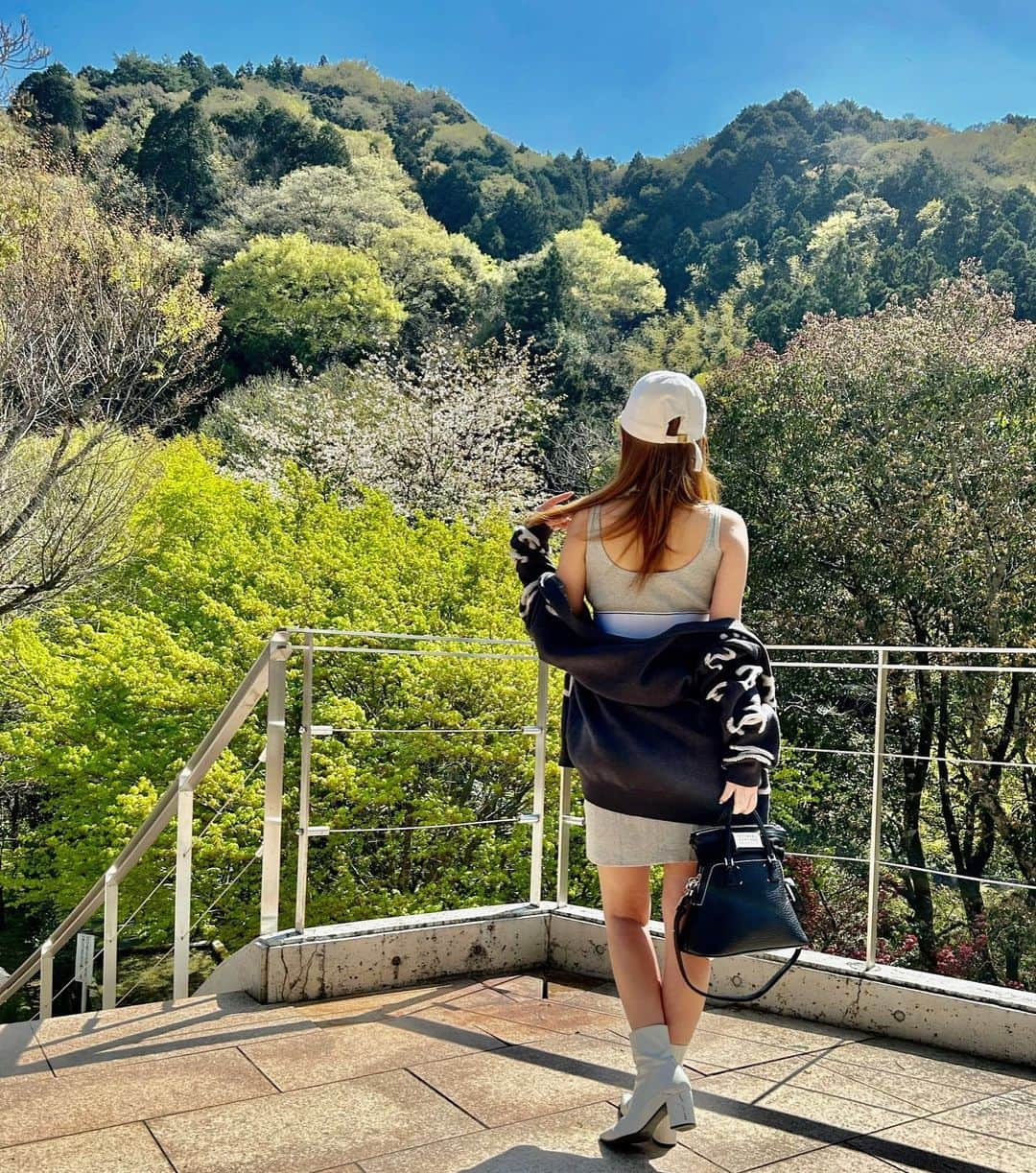 葉月樹里のインスタグラム：「高知県の霧の森ってとこ最高に癒された🌳✨  . . .  #葉月樹里 #soiréeine #ソワレーヌ #高知県 #高知 #桂浜 #霧の森」