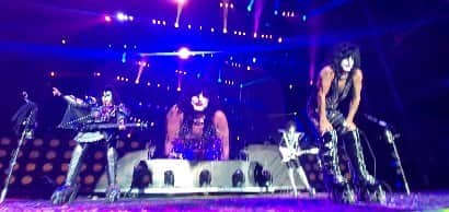 KISSのインスタグラム：「We LOVE You #Bogota! #EndOftheRoadTour」